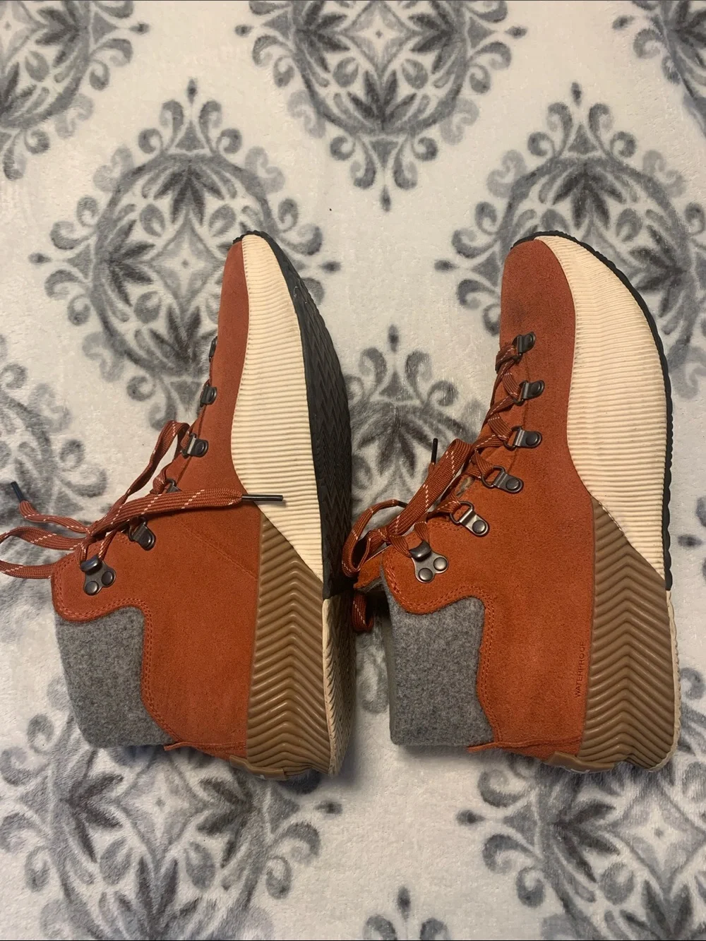 Sorel women out